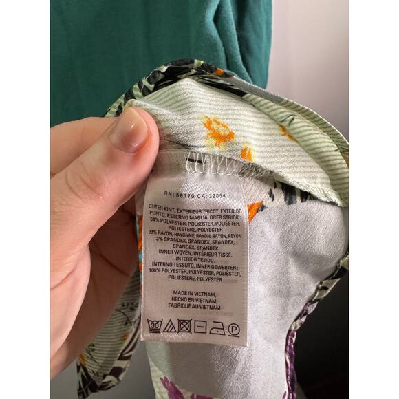 Little Yellow Button Blouse - Picture 3 of 4